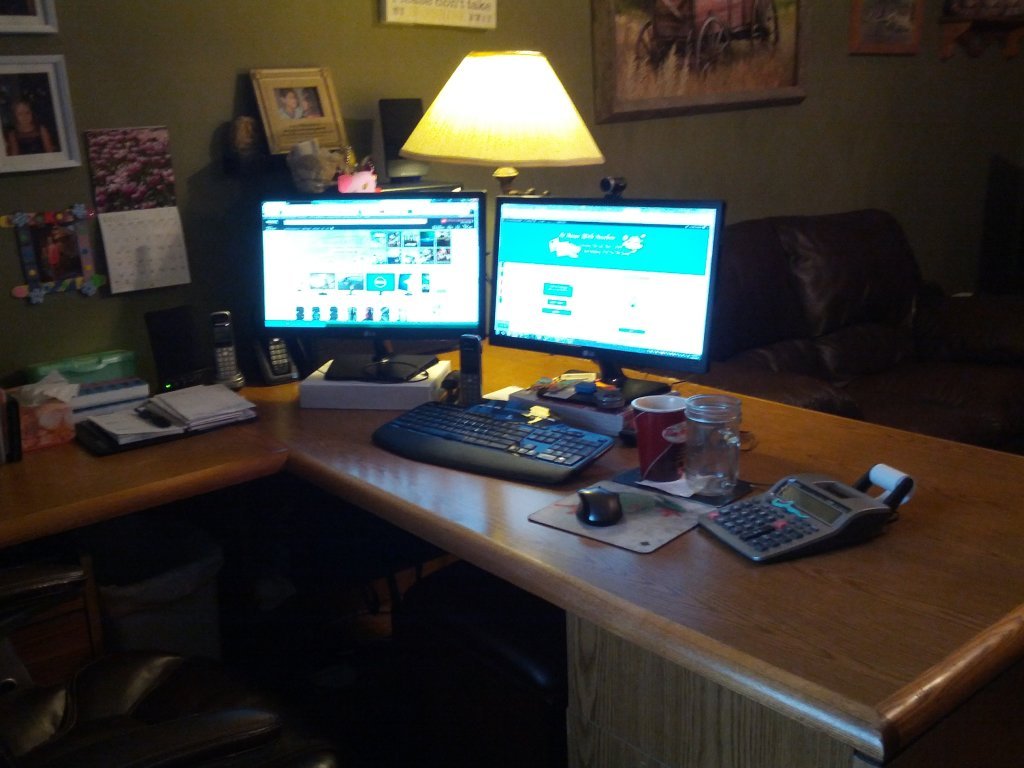 desktop-computer-dual-monitor